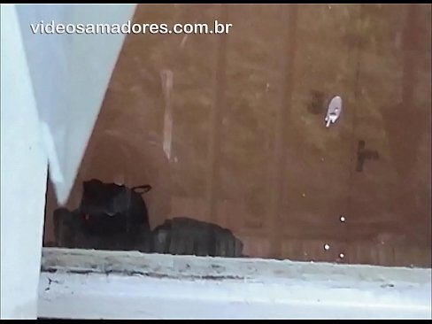 ❤️ Home cachondo mirando á súa moza con outro mozo, gravando un vídeo de carallo sen molestar á parella ️❌ Porno casero en % gl.porno-flix.ru % ️❤