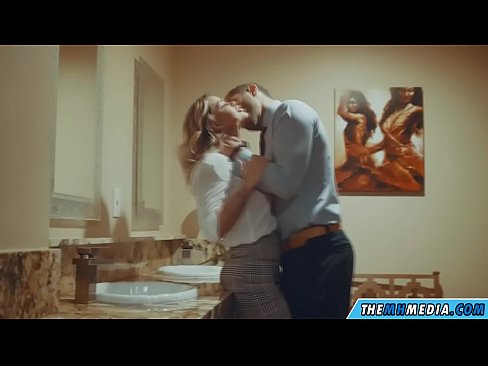 ❤️ Cando unha loura tetona seduce nun baño público ️❌ Porno casero en % gl.porno-flix.ru % ️❤